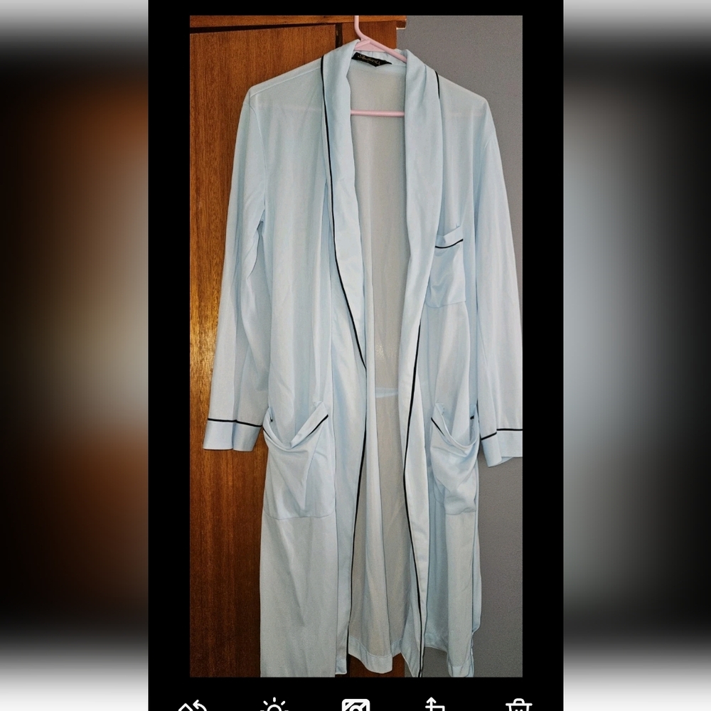Elegant Sky Blue Women's Robe Piping And 3  Pockets & Tie Sz S